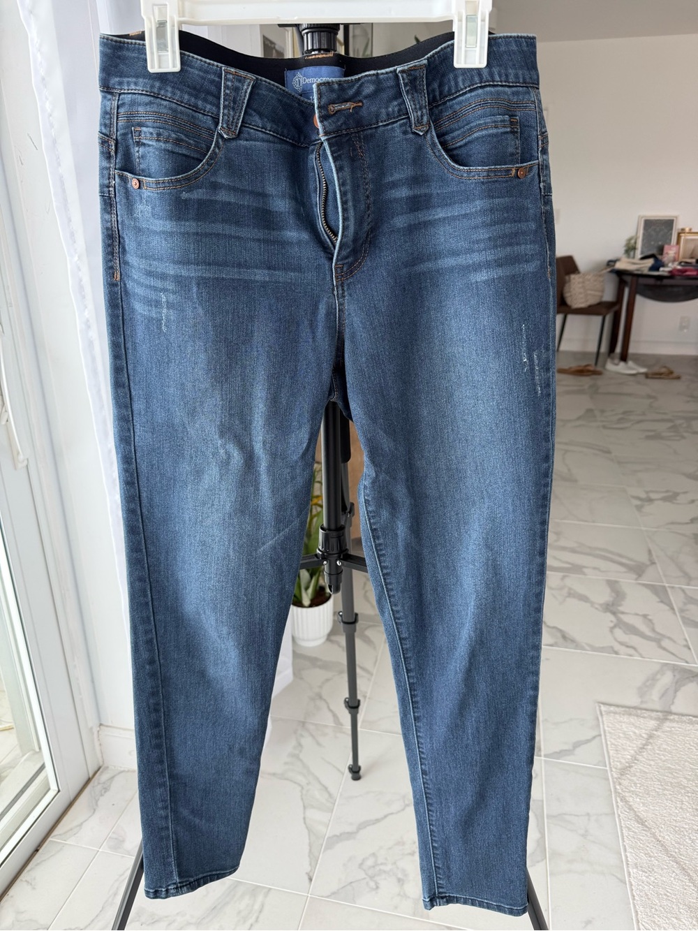 Democracy “Ab”Solution Medium Wash Slim Straight Jeans Size 12
